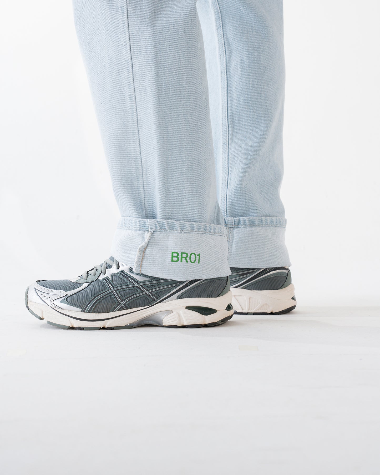 B01 ICED REGULAR JEAN