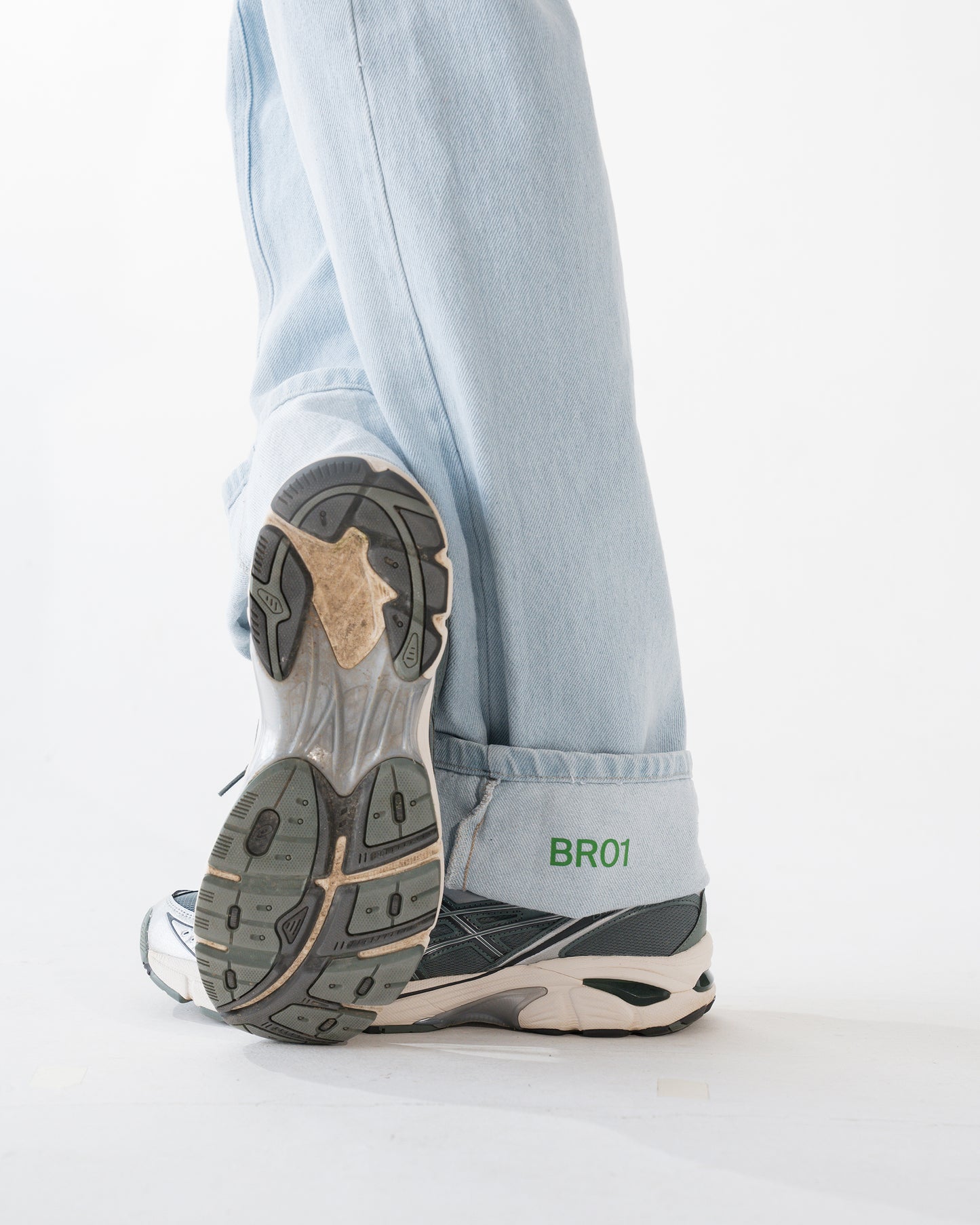 B01 ICED REGULAR JEAN