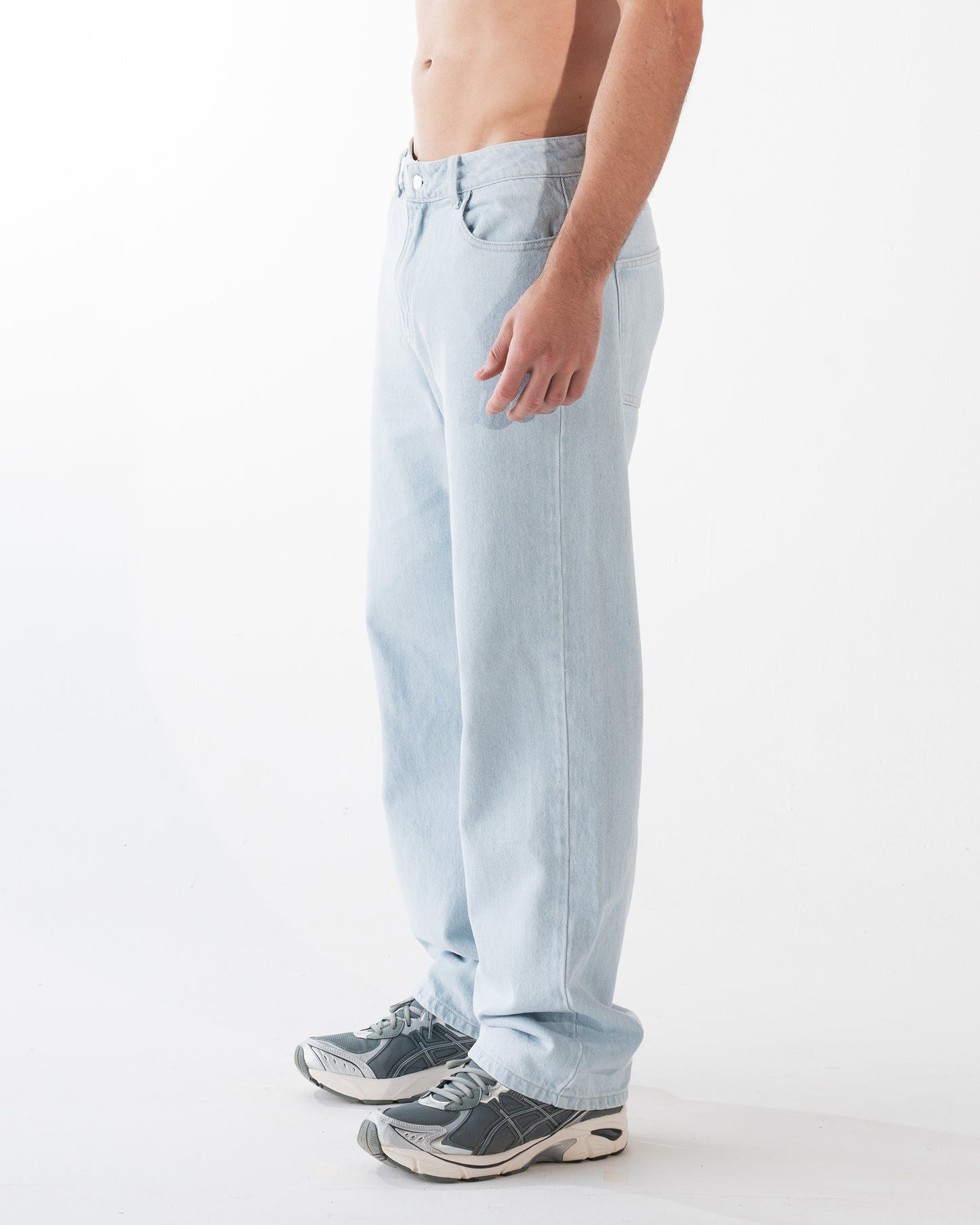 B01 ICED REGULAR JEAN