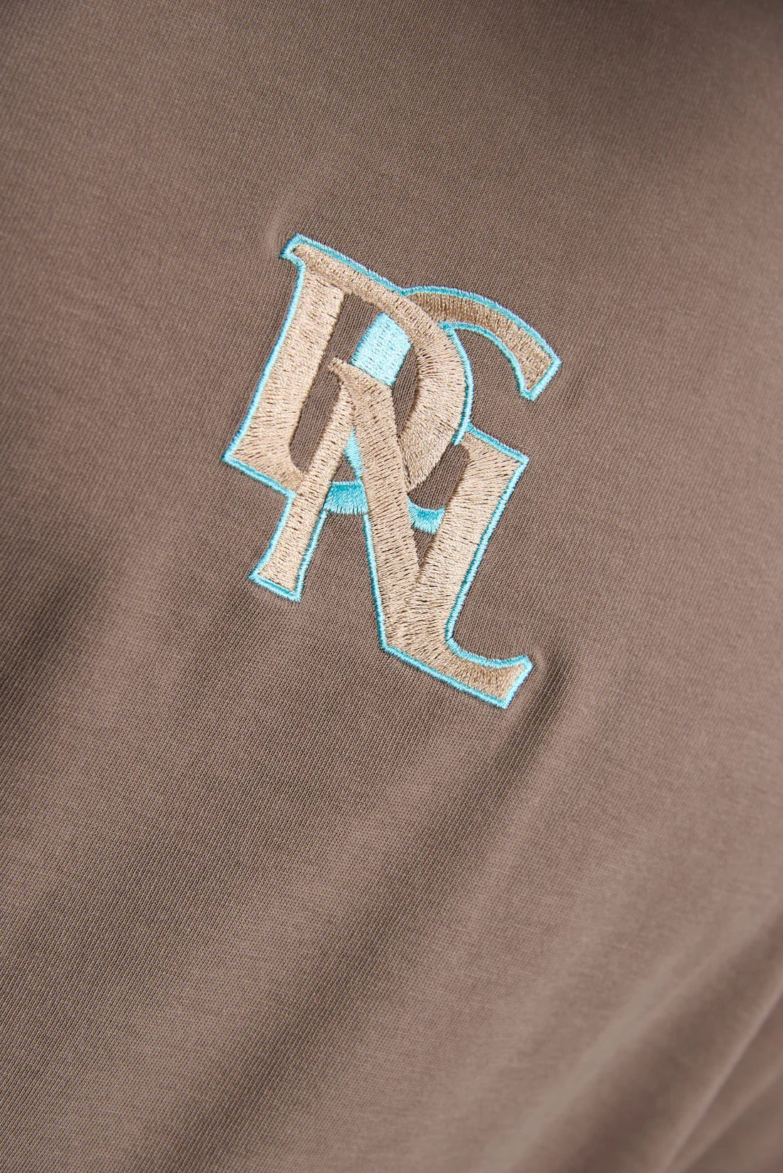 Camiseta Moca - Bordado Baby Blue